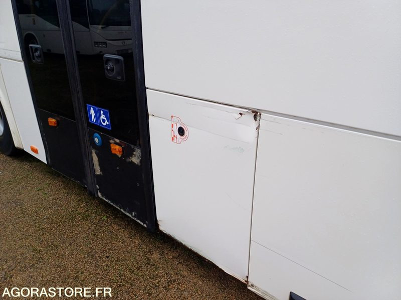 CAR IRISBUS RECREO - N°16813 - MEC2010 - 522000km/ AT-416-NP - Schulbus: das Bild 3 CAR IRISBUS RECREO - N°16813 - MEC2010 - 522000km/ AT-416-NP - Schulbus: das Bild 3