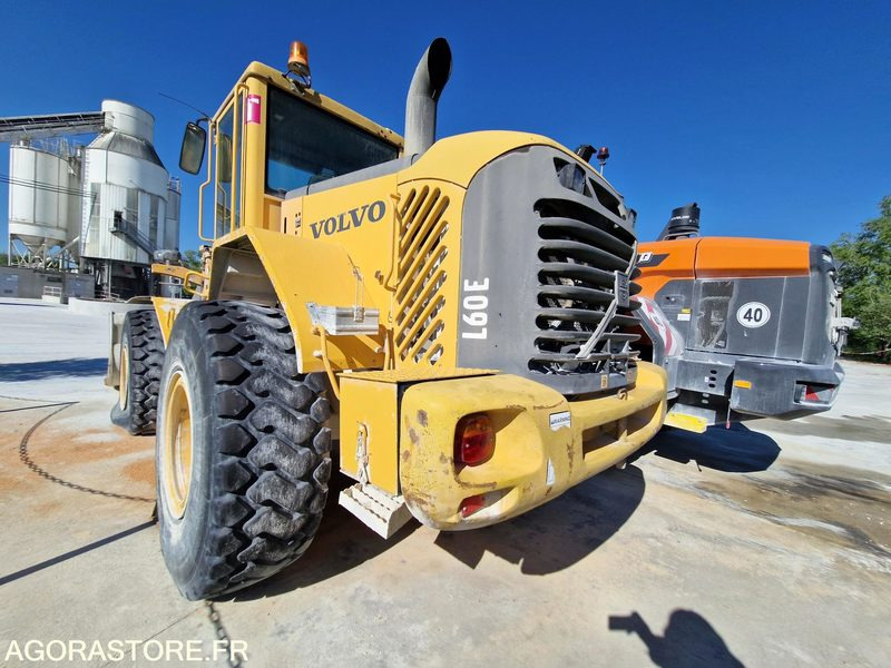 CHARGEUSE VOLVO L60E - 2005 / 6 670 HEURES - Lader: das Bild 4 CHARGEUSE VOLVO L60E - 2005 / 6 670 HEURES - Lader: das Bild 4