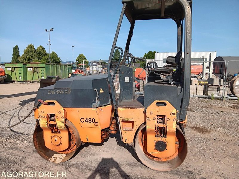 COMPACTEUR TANDEM BOMAG BW135AD -- 1998 -- 5955 HEURES - Walzen: das Bild 1 COMPACTEUR TANDEM BOMAG BW135AD -- 1998 -- 5955 HEURES - Walzen: das Bild 1