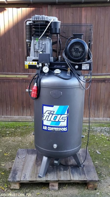 COMPRESSEUR VERTICAL DE MARQUE FIAC TYPE AB-300-670 CUVE 270l TRIPHASE - Luftkompressor: das Bild 1 COMPRESSEUR VERTICAL DE MARQUE FIAC TYPE AB-300-670 CUVE 270l TRIPHASE - Luftkompressor: das Bild 1