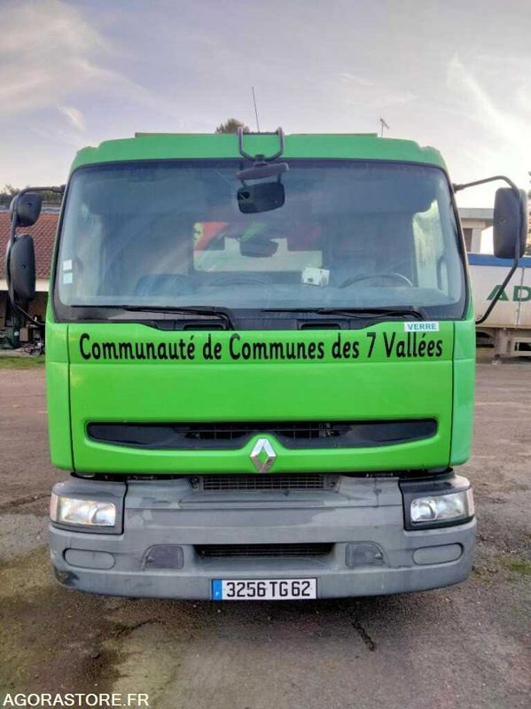 Camion avec benne et grue attenante à la cabine - Müllwagen: das Bild 1 Camion avec benne et grue attenante à la cabine - Müllwagen: das Bild 1