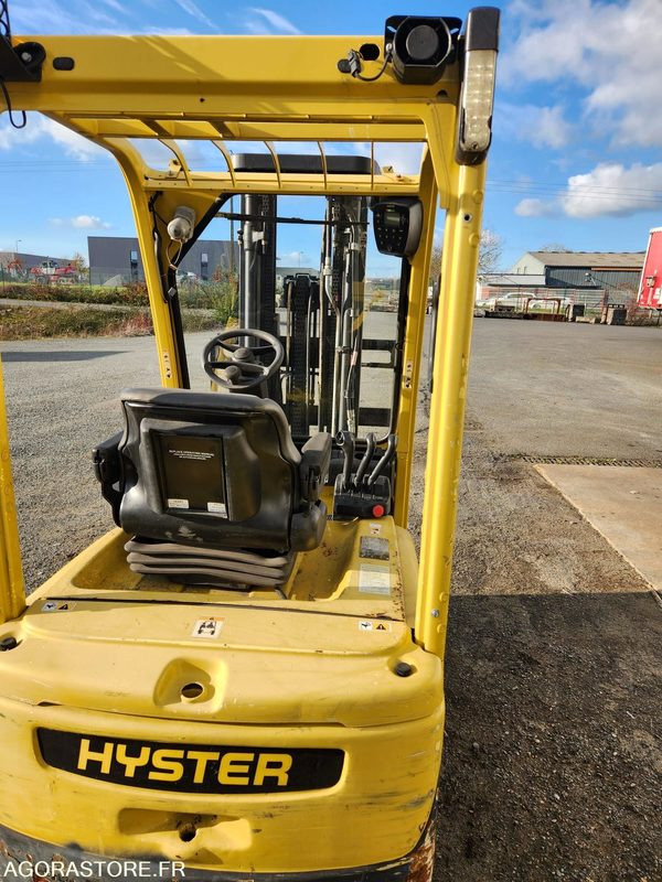 Chariot Hyster J1.8XNT - Baugeräte: das Bild 1 Chariot Hyster J1.8XNT - Baugeräte: das Bild 1