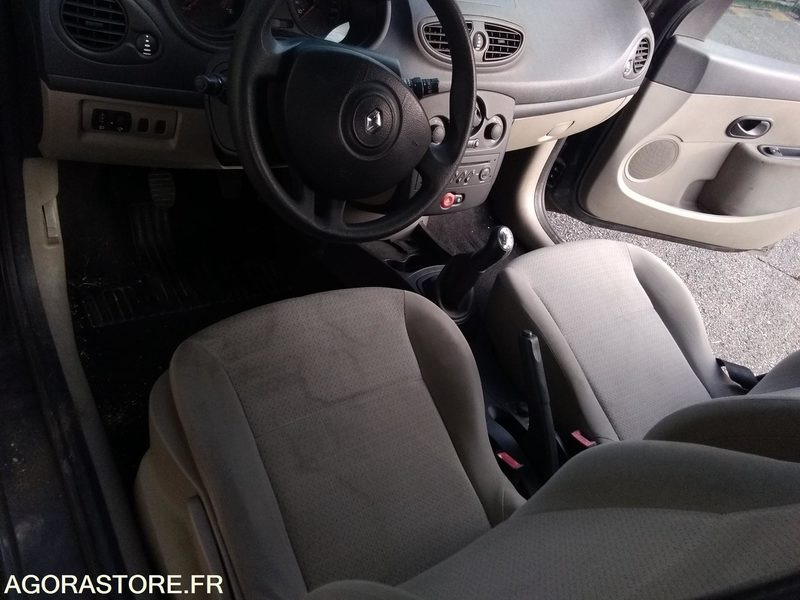 Clio 1.5 dci 1er main du 10.07.2007 131100kms type MRE5222EF558 - PKW: das Bild 4 Clio 1.5 dci 1er main du 10.07.2007 131100kms type MRE5222EF558 - PKW: das Bild 4