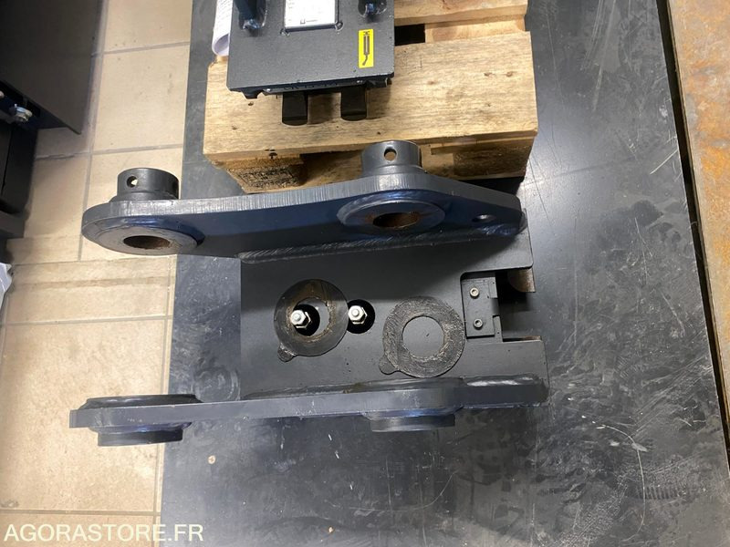 Coupleur hydraulique + 3 godets Neufs pour pelle 6T - Baugeräte: das Bild 4 Coupleur hydraulique + 3 godets Neufs pour pelle 6T - Baugeräte: das Bild 4