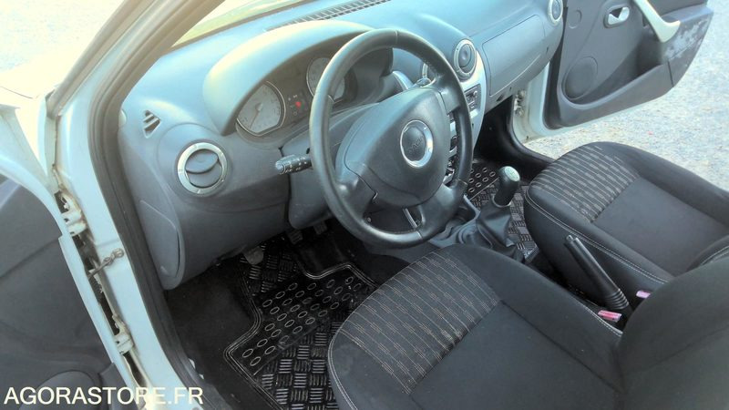 DACIA LOGAN MCV 1,5 DCI 90CV DE 2012 161000 KMS - PKW: das Bild 5 DACIA LOGAN MCV 1,5 DCI 90CV DE 2012 161000 KMS - PKW: das Bild 5