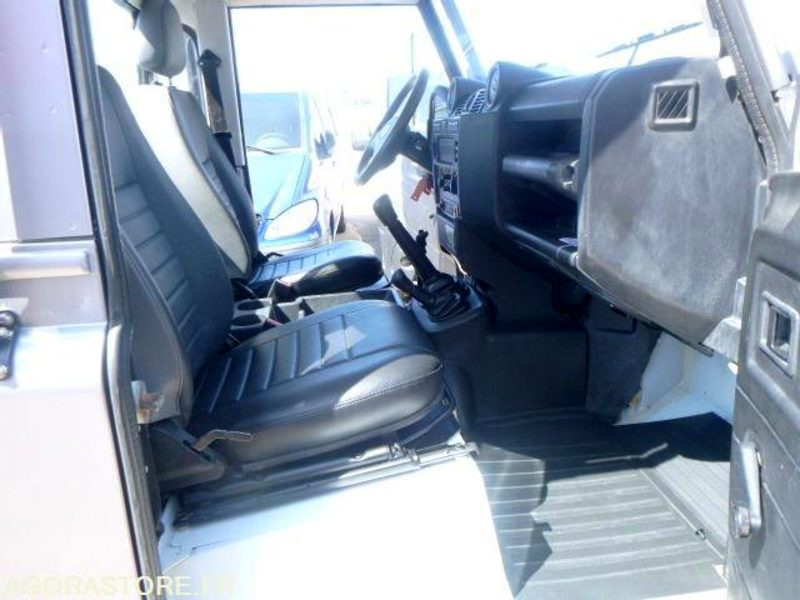 DEFENDER -Land Rover - 2011 - 131930km - 122ch - BON ETAT - SUV/ Geländewagen: das Bild 5 DEFENDER -Land Rover - 2011 - 131930km - 122ch - BON ETAT - SUV/ Geländewagen: das Bild 5
