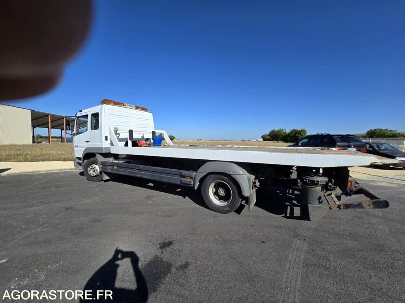Dépanneuse Mercedes 1223 MOTEUR ECHANGE STANDARD 8O.000 - Abschleppwagen: das Bild 5 Dépanneuse Mercedes 1223 MOTEUR ECHANGE STANDARD 8O.000 - Abschleppwagen: das Bild 5