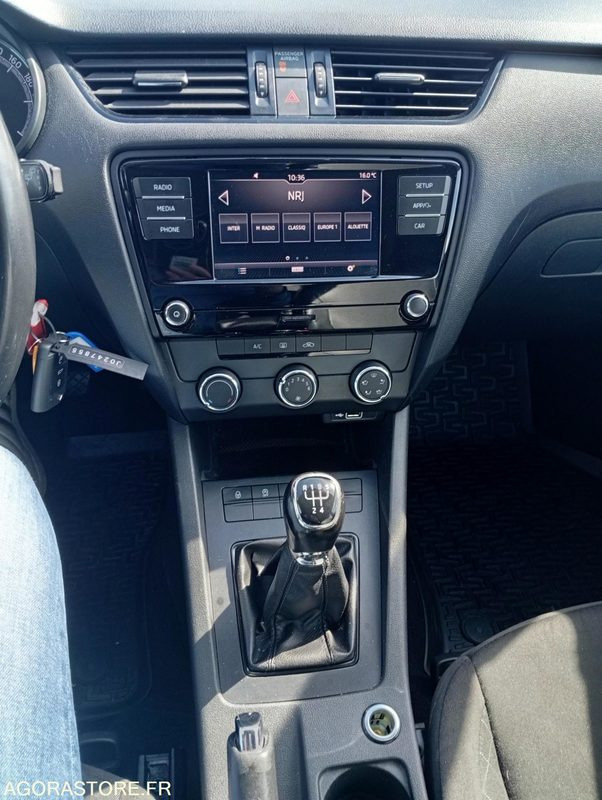EV-011-NS - Roulant - SKODA OCTAVIA - VP - 389 000 Kms - PKW: das Bild 5 EV-011-NS - Roulant - SKODA OCTAVIA - VP - 389 000 Kms - PKW: das Bild 5