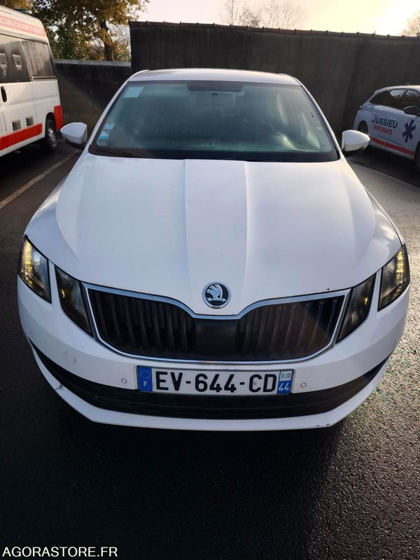EV-644-CD - Non Roulant - SKODA OCTAVIA - VP - 339 260 Kms - PKW: das Bild 3 EV-644-CD - Non Roulant - SKODA OCTAVIA - VP - 339 260 Kms - PKW: das Bild 3