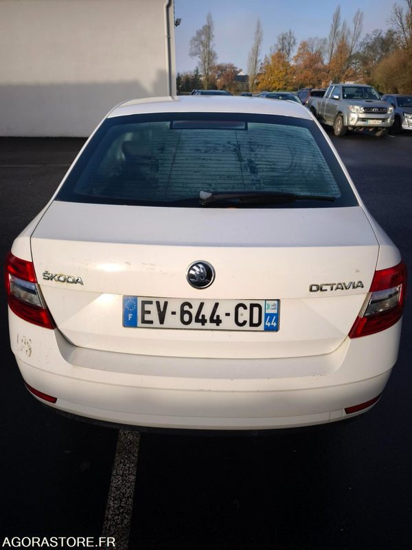EV-644-CD - Non Roulant - SKODA OCTAVIA - VP - 339 260 Kms - PKW: das Bild 4 EV-644-CD - Non Roulant - SKODA OCTAVIA - VP - 339 260 Kms - PKW: das Bild 4