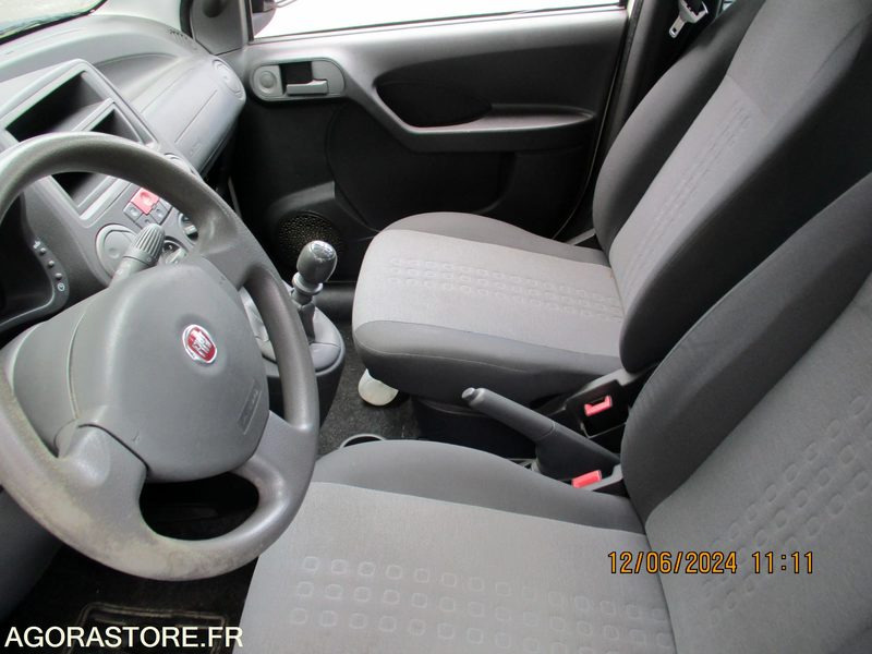 FIAT PANDA 1432 - PKW: das Bild 4 FIAT PANDA 1432 - PKW: das Bild 4