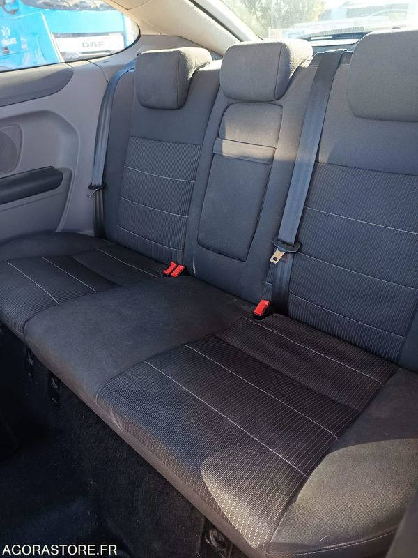 PKW FORD FOCUS 1.6 TDCI 90CH - 2009 - 187000KMS: das Bild 12 PKW FORD FOCUS 1.6 TDCI 90CH - 2009 - 187000KMS: das Bild 12