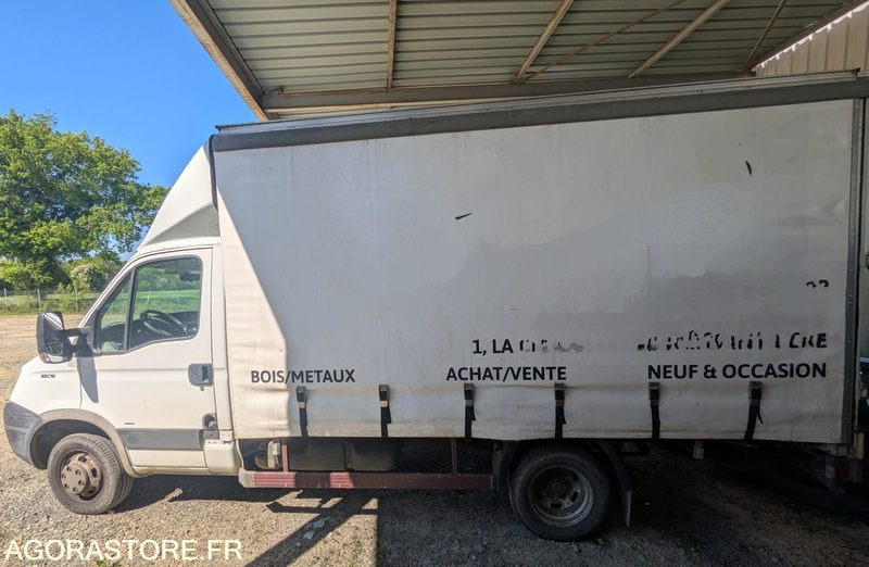 FOURGON IVECO 35C18 - 2008 - 182 000 KM - Kastenwagen: das Bild 2 FOURGON IVECO 35C18 - 2008 - 182 000 KM - Kastenwagen: das Bild 2