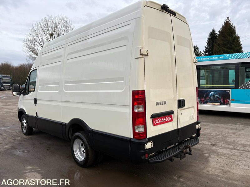 FOURGON IVECO DAILY 180 CV - 2011 - 195 600 KMS - Kastenwagen: das Bild 4 FOURGON IVECO DAILY 180 CV - 2011 - 195 600 KMS - Kastenwagen: das Bild 4