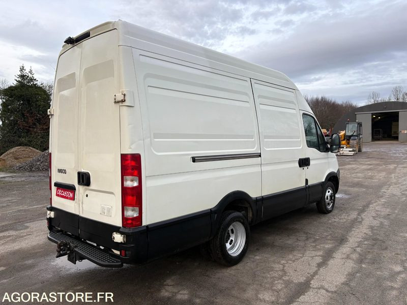 FOURGON IVECO DAILY 180 CV - 2011 - 195 600 KMS - Kastenwagen: das Bild 5 FOURGON IVECO DAILY 180 CV - 2011 - 195 600 KMS - Kastenwagen: das Bild 5