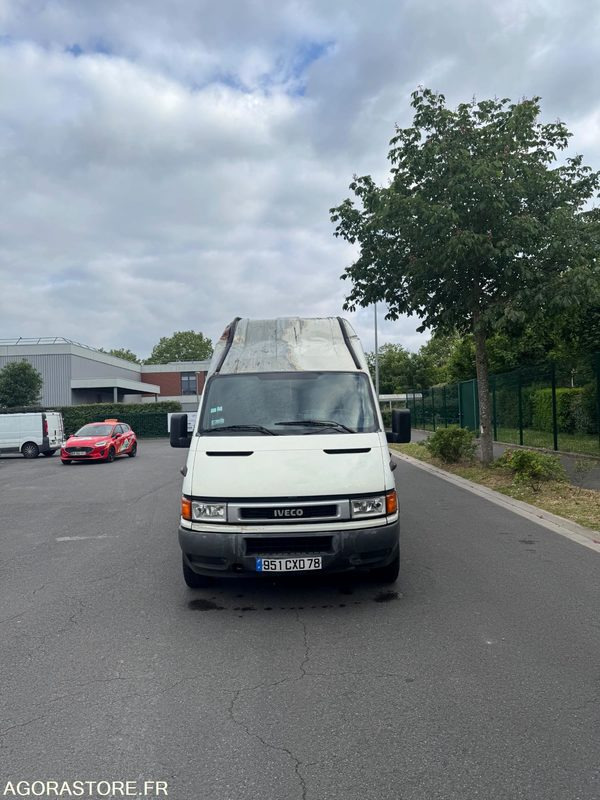 IVECO DAILY 35S12 - 67 000 KM - Kastenwagen: das Bild 3 IVECO DAILY 35S12 - 67 000 KM - Kastenwagen: das Bild 3