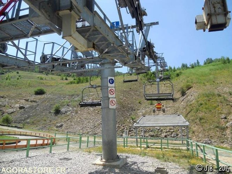 Installation "télésiège" - 2002 - Pomagalski - Werkzeug/ Gerät: das Bild 2 Installation "télésiège" - 2002 - Pomagalski - Werkzeug/ Gerät: das Bild 2