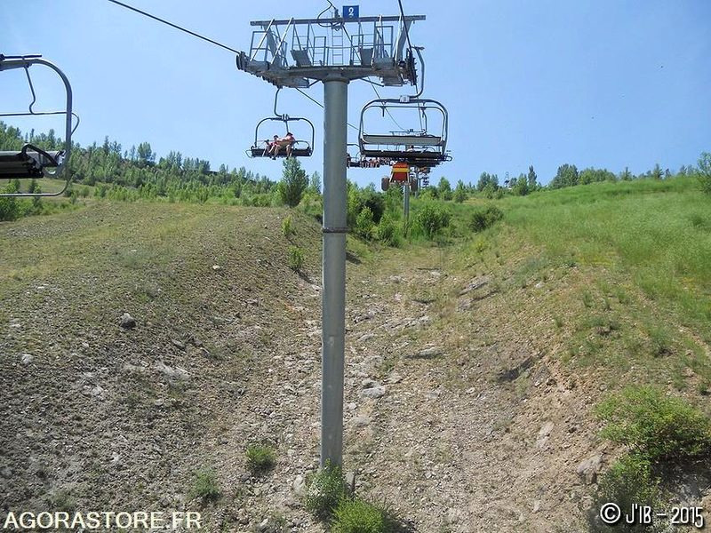 Installation "télésiège" - 2002 - Pomagalski - Werkzeug/ Gerät: das Bild 3 Installation "télésiège" - 2002 - Pomagalski - Werkzeug/ Gerät: das Bild 3