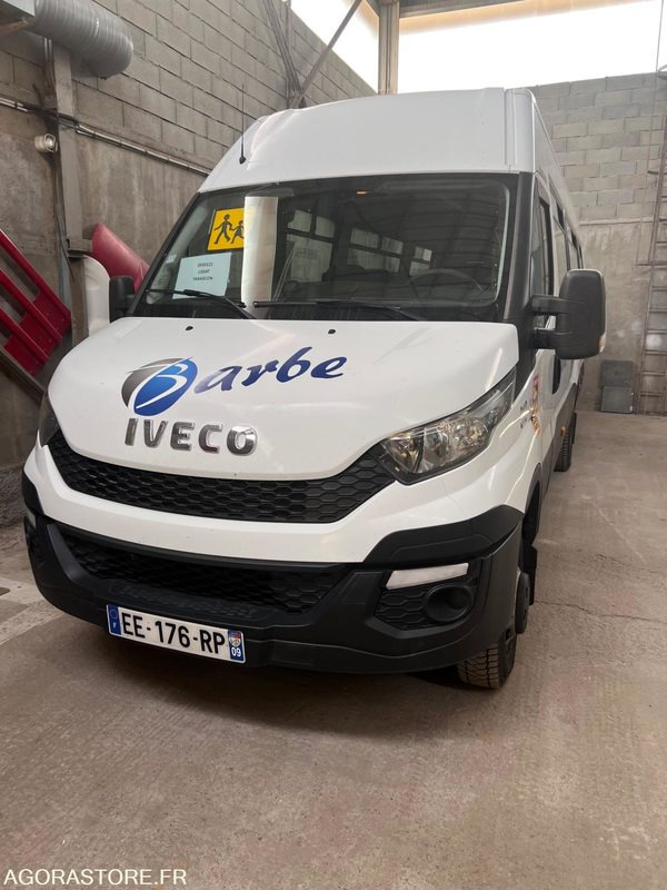 Iveco daily 08/2016 22 +1 places 240 000 kms - Schulbus: das Bild 1 Iveco daily 08/2016 22 +1 places 240 000 kms - Schulbus: das Bild 1