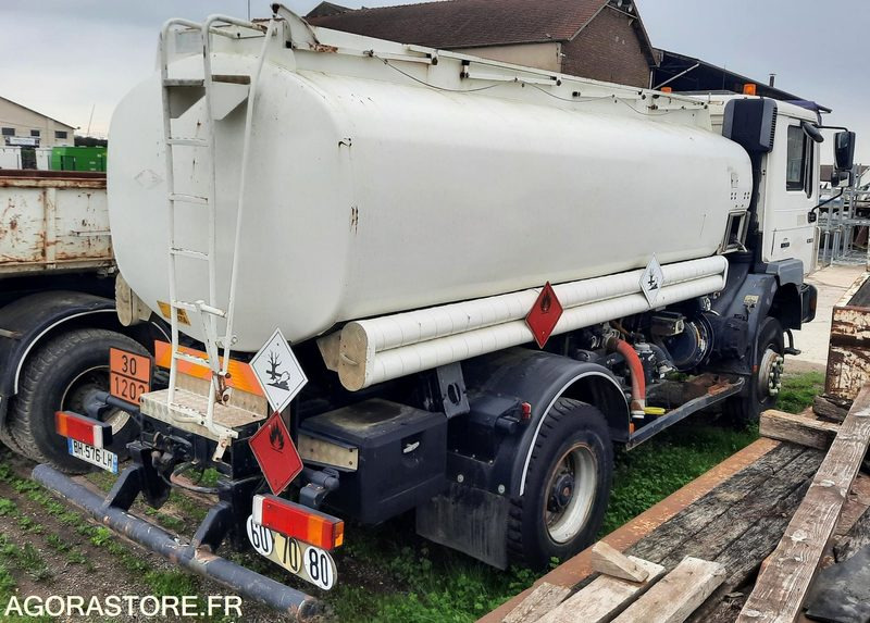 CAMION CITERNE 4x4 - MAN 19.343 - 524 755 KM (P2101604) - LKW: das Bild 5 CAMION CITERNE 4x4 - MAN 19.343 - 524 755 KM (P2101604) - LKW: das Bild 5