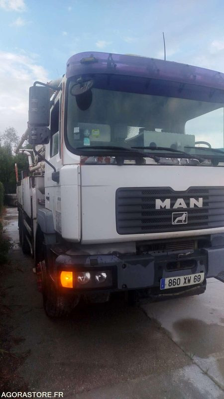 CAMION POMPE MAN FE310A / SWING 34M - 2002 - 135 723 KM - UNIQUEMENT A LEXPORT - LKW: das Bild 3 CAMION POMPE MAN FE310A / SWING 34M - 2002 - 135 723 KM - UNIQUEMENT A LEXPORT - LKW: das Bild 3