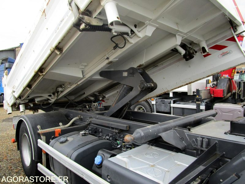 Camion Porteur Tribenne Renault D.wide 250 - 2019 - 84 750km - TRES BON ETAT - LKW: das Bild 2 Camion Porteur Tribenne Renault D.wide 250 - 2019 - 84 750km - TRES BON ETAT - LKW: das Bild 2