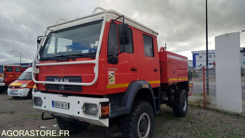 MAN LE220B - 2002 - 9858QD11 - LKW: das Bild 1 MAN LE220B - 2002 - 9858QD11 - LKW: das Bild 1