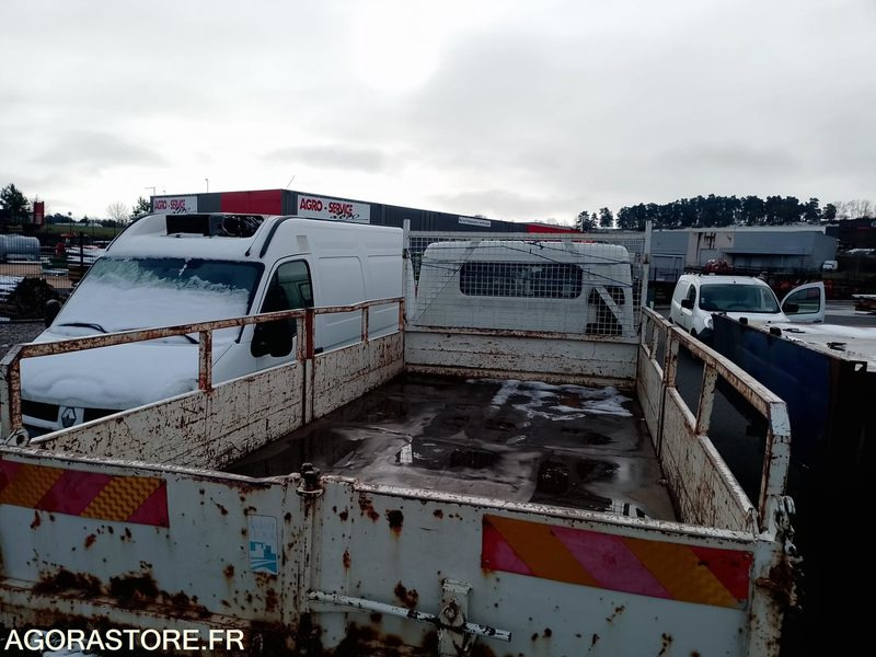 MITSUBISHI CANTER ( MOTEUR HS ) - LKW: das Bild 4 MITSUBISHI CANTER ( MOTEUR HS ) - LKW: das Bild 4