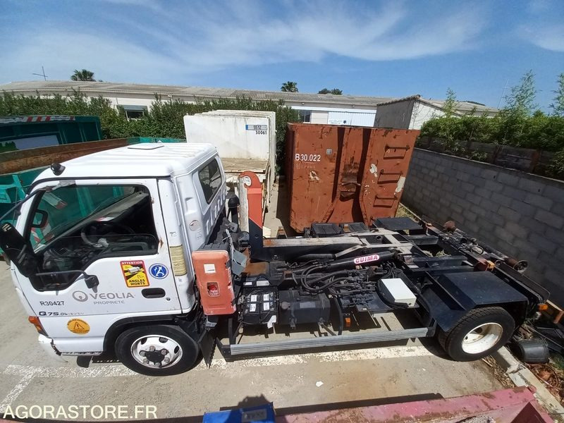 PORTEUR ISUZU 7T5 MOVI GUIMA DE 2005 - 130500 KM (R30427) - LKW: das Bild 4 PORTEUR ISUZU 7T5 MOVI GUIMA DE 2005 - 130500 KM (R30427) - LKW: das Bild 4