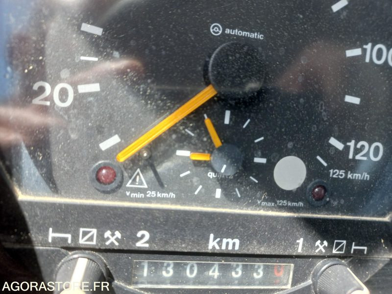 PORTEUR ISUZU 7T5 MOVI GUIMA DE 2005 - 130500 KM (R30427) - LKW: das Bild 5 PORTEUR ISUZU 7T5 MOVI GUIMA DE 2005 - 130500 KM (R30427) - LKW: das Bild 5