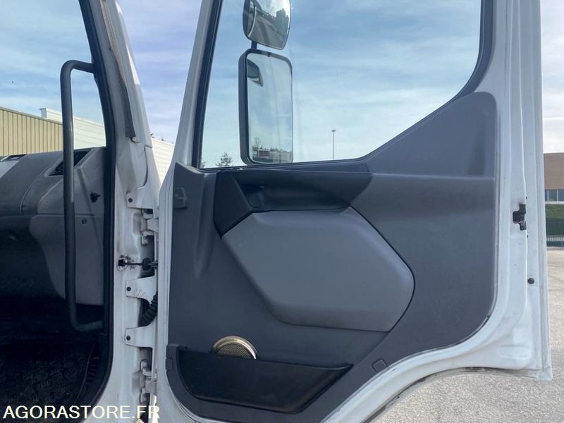 LKW RENAULT PREMIUM 210.19 19 t citerne ADR- -2006-517007-BJ288SY - export only: das Bild 16 LKW RENAULT PREMIUM 210.19 19 t citerne ADR- -2006-517007-BJ288SY - export only: das Bild 16