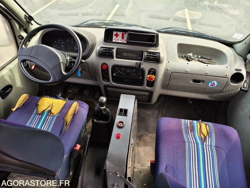 LKW Renault Mascott 2.8 dCi 110 L4H3 - 2003 - 27 720 KM - WEBASTO: das Bild 7