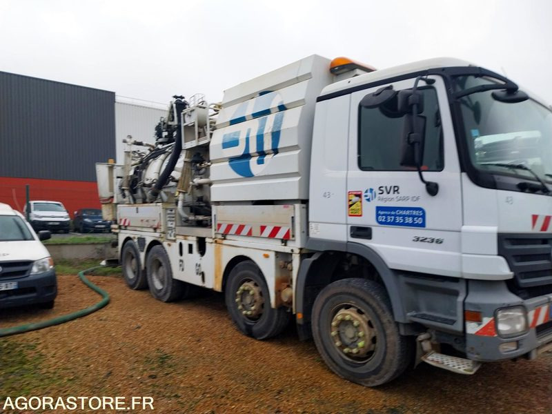 MERCEDES ACTROS 3236 HUWER 2002 (195215Km) ROULANT EXPORT UNIQUEMENT - Saug-/ Spülfahrzeug: das Bild 2 MERCEDES ACTROS 3236 HUWER 2002 (195215Km) ROULANT EXPORT UNIQUEMENT - Saug-/ Spülfahrzeug: das Bild 2