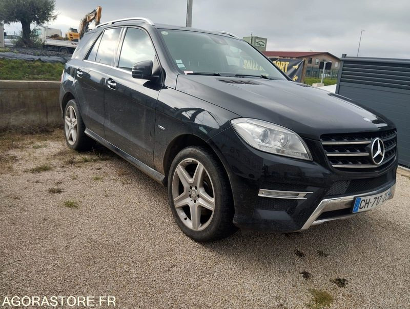 MERCEDES CLASSE ML 350 3.0 CDI BLUETEC V6 TURBO 4-MATIC - SUV/ Geländewagen: das Bild 2 MERCEDES CLASSE ML 350 3.0 CDI BLUETEC V6 TURBO 4-MATIC - SUV/ Geländewagen: das Bild 2