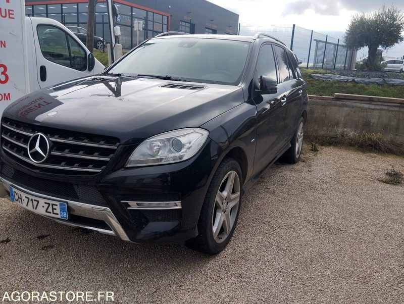 MERCEDES CLASSE ML 350 3.0 CDI BLUETEC V6 TURBO 4-MATIC - SUV/ Geländewagen: das Bild 1 MERCEDES CLASSE ML 350 3.0 CDI BLUETEC V6 TURBO 4-MATIC - SUV/ Geländewagen: das Bild 1