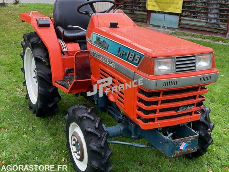 MICROTRACTEUR KUBOTA L1-185 4RM 3 CYLINDRES DIESEL 1300CM3 DANS L'ETAT - Traktor: das Bild 1 MICROTRACTEUR KUBOTA L1-185 4RM 3 CYLINDRES DIESEL 1300CM3 DANS L'ETAT - Traktor: das Bild 1