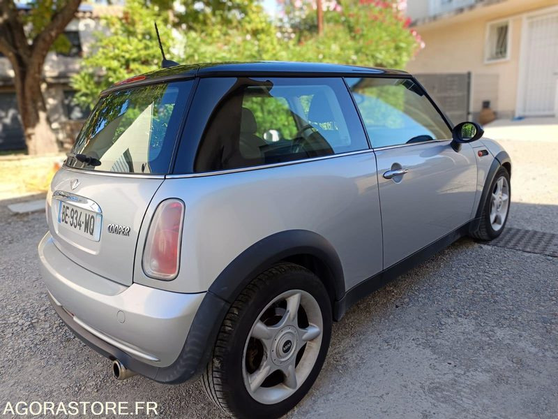 MINI COOPER 1.6 115CV- 2005 - 172400KMS - PKW: das Bild 3 MINI COOPER 1.6 115CV- 2005 - 172400KMS - PKW: das Bild 3