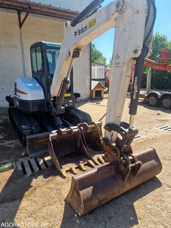 MINI PELLE SUR CHENILLE CAOUTCHOUC BOBCAT 5T E45 AVEC 3 GODETS - 2017 - 1715h - Minibagger: das Bild 1 MINI PELLE SUR CHENILLE CAOUTCHOUC BOBCAT 5T E45 AVEC 3 GODETS - 2017 - 1715h - Minibagger: das Bild 1