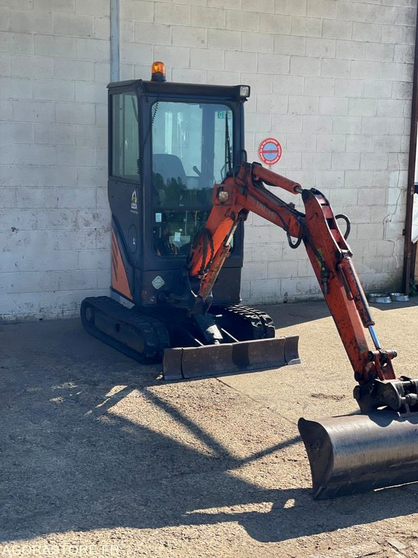 MINI-PELLE SUR CHENILLE CAOUTCHOUC HITACHI ZX17U-2 15CV 1.9T AVEC 3 GODETS - Bagger: das Bild 3 MINI-PELLE SUR CHENILLE CAOUTCHOUC HITACHI ZX17U-2 15CV 1.9T AVEC 3 GODETS - Bagger: das Bild 3
