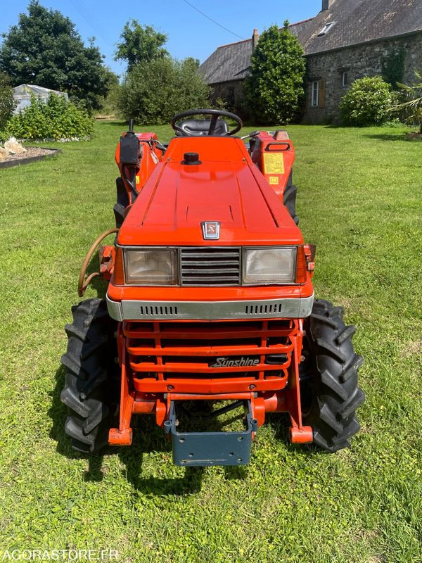 Micro-tracteur Kubota L1-185 - Traktor: das Bild 5 Micro-tracteur Kubota L1-185 - Traktor: das Bild 5