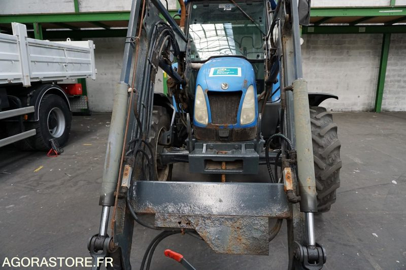 NEW HOLLAND - Traktor: das Bild 5 NEW HOLLAND - Traktor: das Bild 5