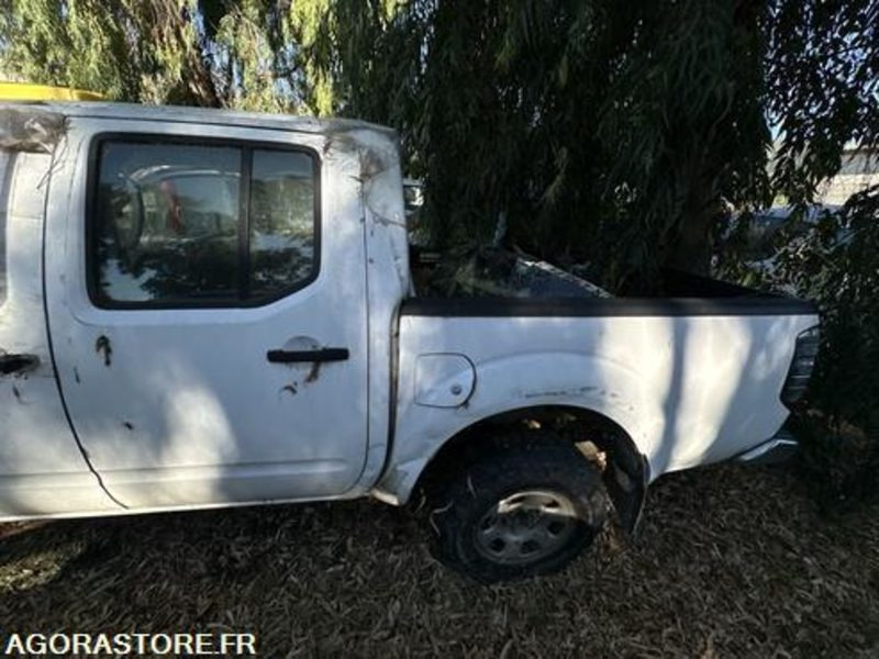 NISSAN NAVARRA - 2013 - 200000KM - CX496PF - Pick-up: das Bild 4 NISSAN NAVARRA - 2013 - 200000KM - CX496PF - Pick-up: das Bild 4