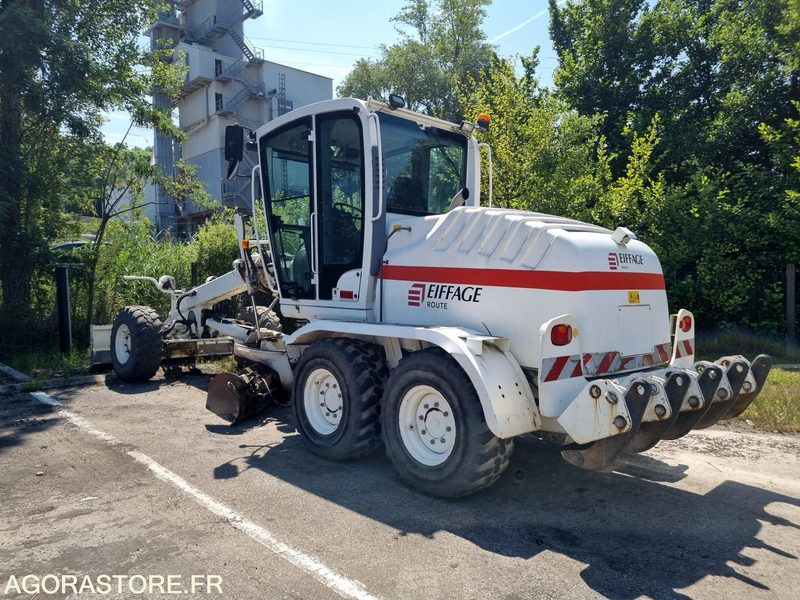 NIVELEUSE - NEW HOLLAND F106.7 - 2014 / 6195 Heures (M47110) - Grader: das Bild 3 NIVELEUSE - NEW HOLLAND F106.7 - 2014 / 6195 Heures (M47110) - Grader: das Bild 3