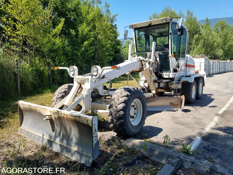 NIVELEUSE - NEW HOLLAND F106.7 - 2014 / 6195 Heures (M47110) - Grader: das Bild 2 NIVELEUSE - NEW HOLLAND F106.7 - 2014 / 6195 Heures (M47110) - Grader: das Bild 2