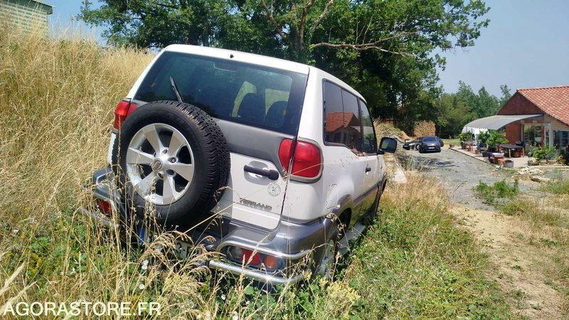 Nissan Terrano - 2004 - SUV/ Geländewagen: das Bild 4 Nissan Terrano - 2004 - SUV/ Geländewagen: das Bild 4