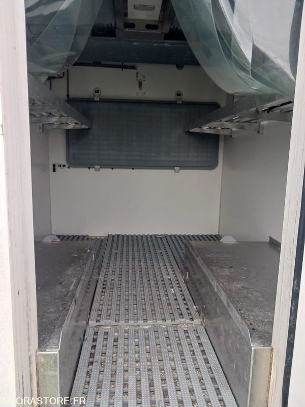 OPEL VIVARO FRIGORIFIQUE - 2017 - 159600KM - Kühltransporter: das Bild 4 OPEL VIVARO FRIGORIFIQUE - 2017 - 159600KM - Kühltransporter: das Bild 4