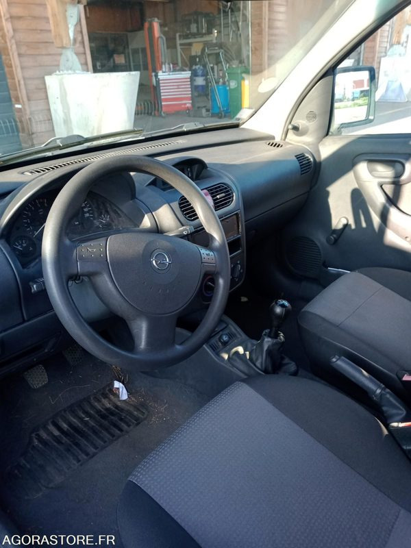 Opel Combo - Kleintransporter: das Bild 4 Opel Combo - Kleintransporter: das Bild 4