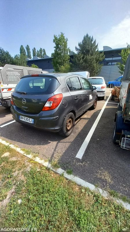 Opel Corsa - PKW: das Bild 2 Opel Corsa - PKW: das Bild 2