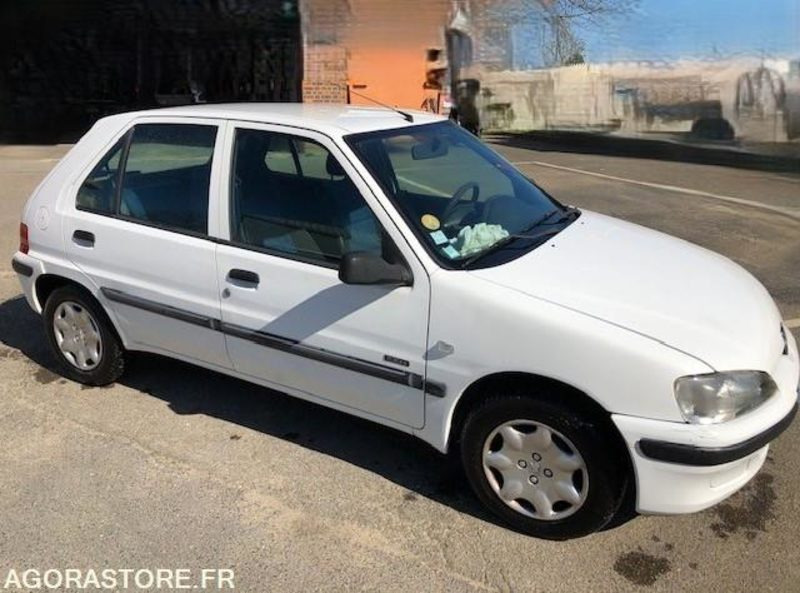 PEUGEOT 106 FINITION ZEN ESSENCE - PKW: das Bild 2 PEUGEOT 106 FINITION ZEN ESSENCE - PKW: das Bild 2