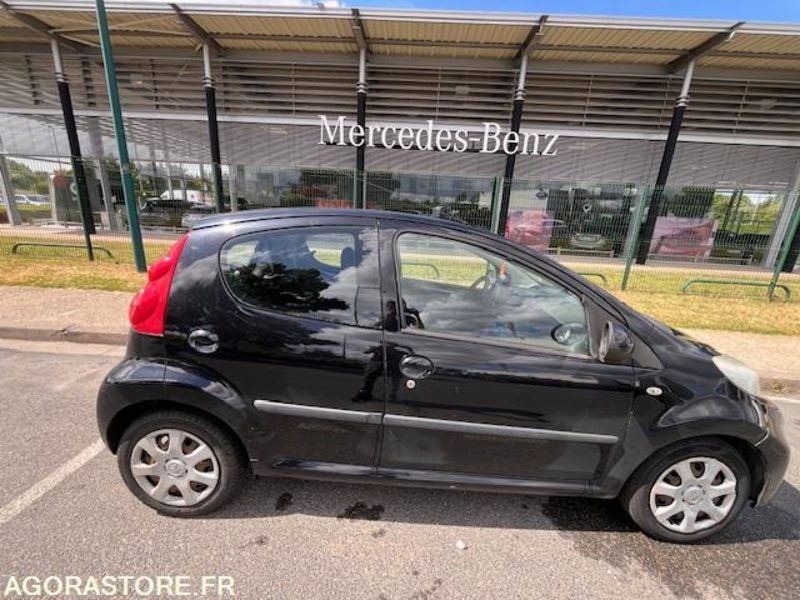 PEUGEOT 107 1.4 HDI TRENDY - PKW: das Bild 2 PEUGEOT 107 1.4 HDI TRENDY - PKW: das Bild 2